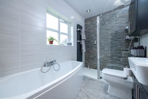 Family bathroom- click for photo gallery